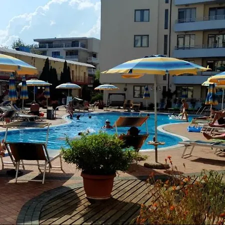 Central Plaza -студио 公寓 *